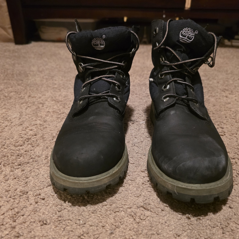 Timberland Men's Black Boots with Gray Soles